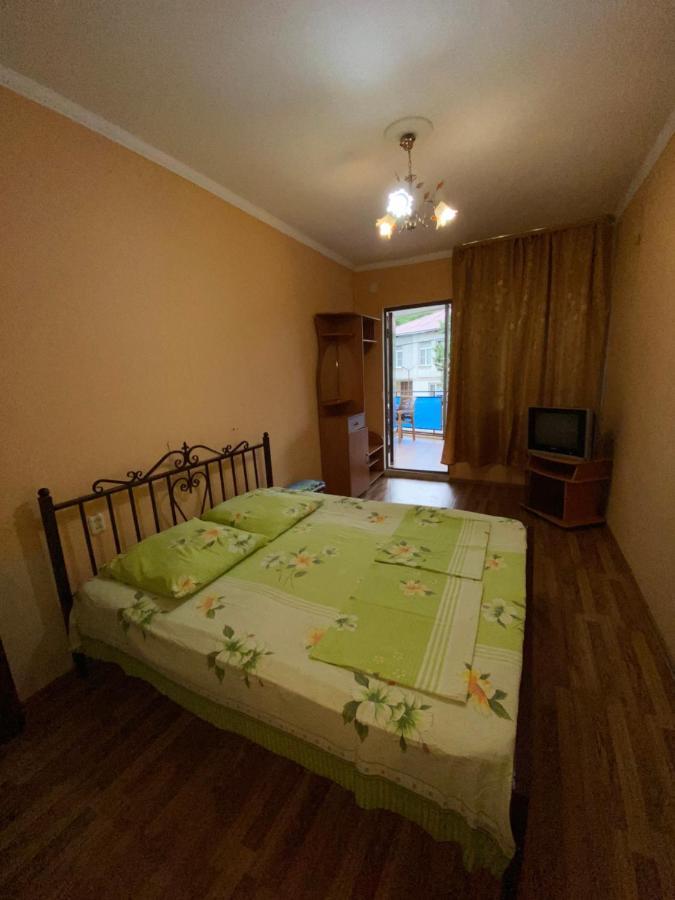 Семейный Дворик Sochumi Exterior foto